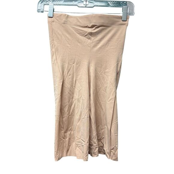 NWT Assets by SPANX High-Waisted Mid-Thigh Short Tan in Color Sz Large - Picture 3 of 5